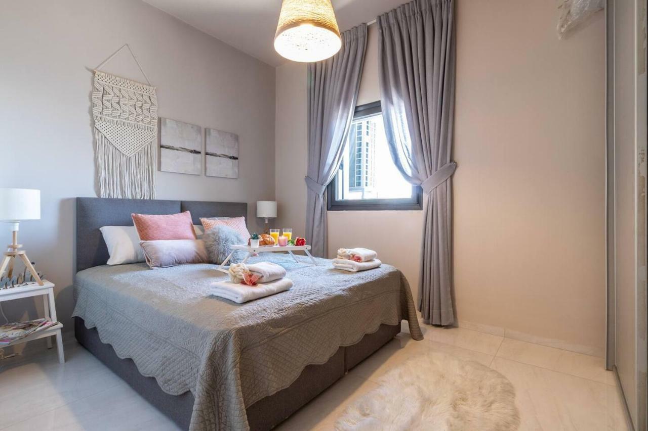 Magical 3Br/Parking With Amazing View, City Center エルサレム エクステリア 写真