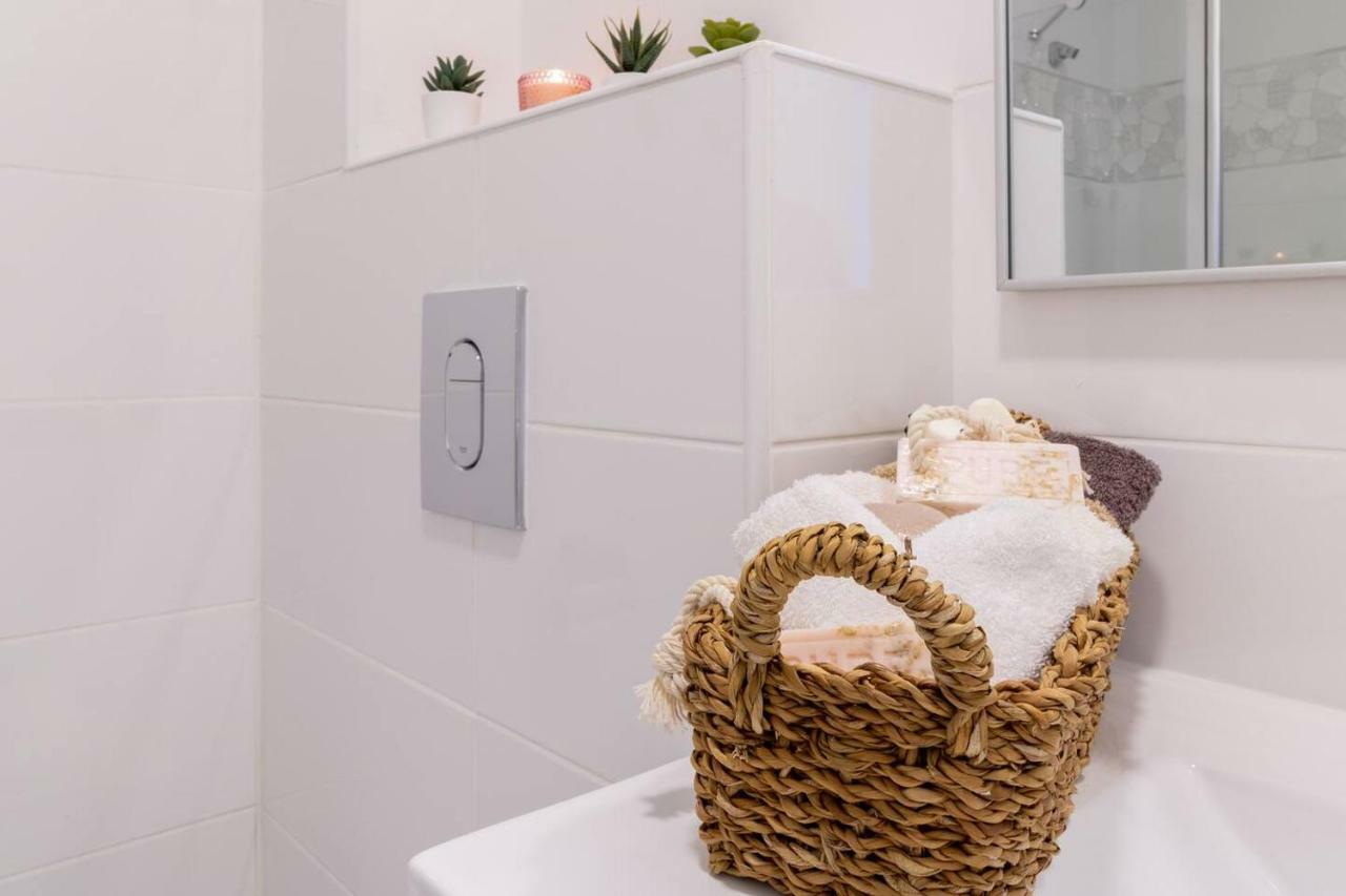 Magical 3Br/Parking With Amazing View, City Center エルサレム エクステリア 写真