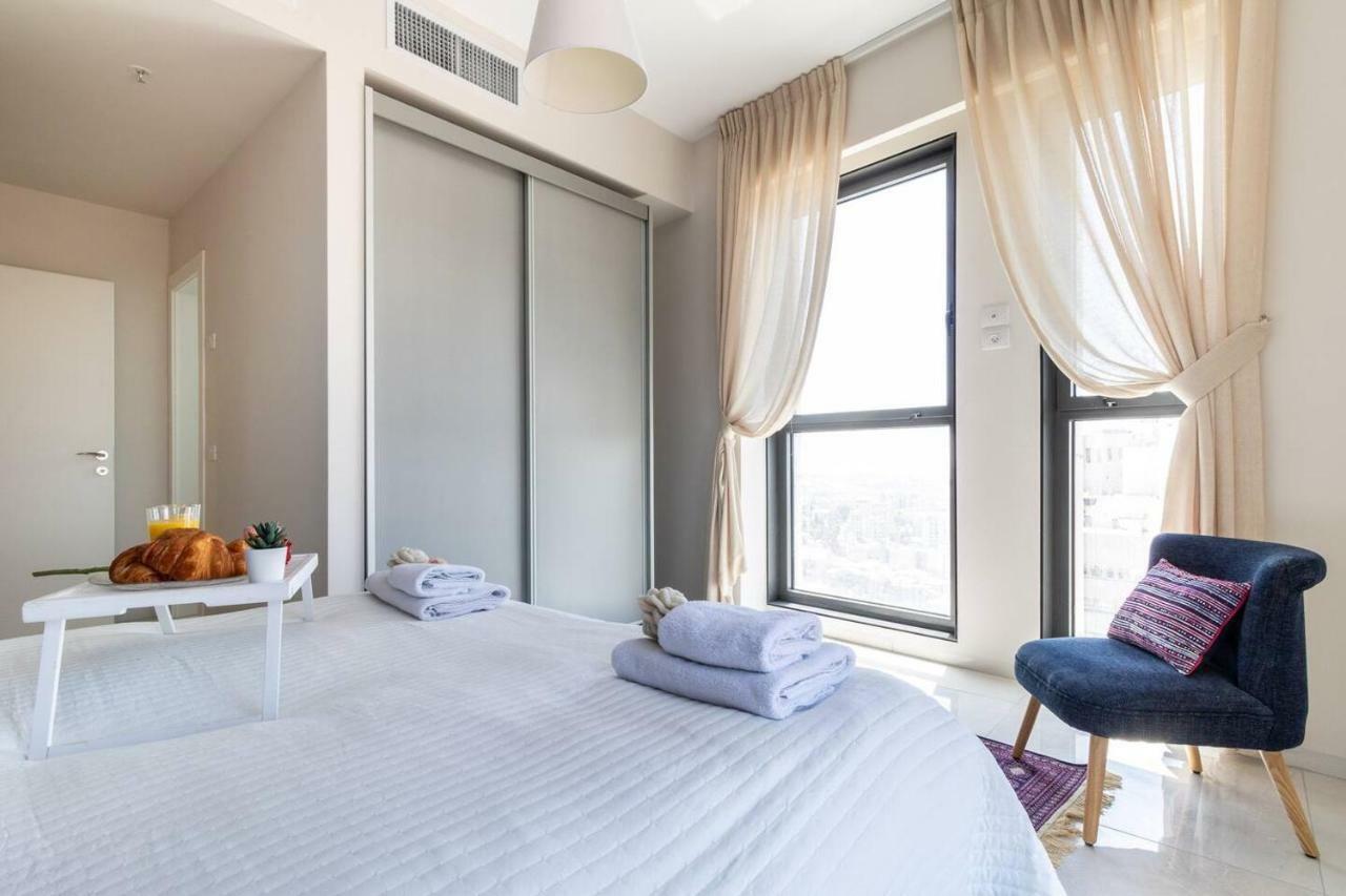 Magical 3Br/Parking With Amazing View, City Center エルサレム エクステリア 写真